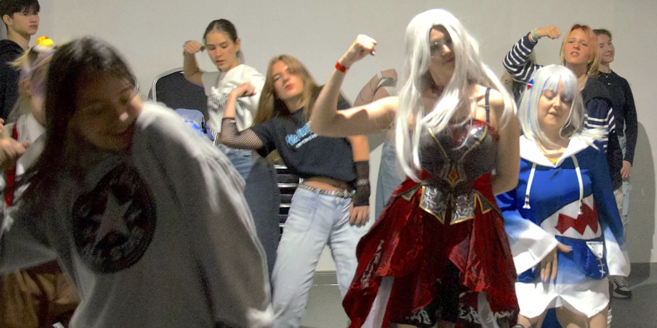 K-pop random dance