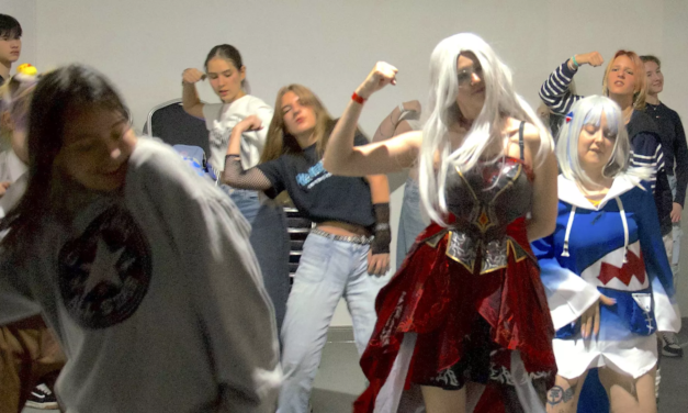 K-pop random dance