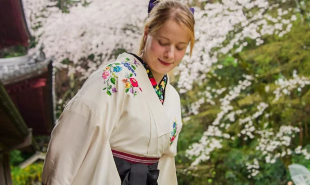 Előadás: A kimonó magyaros továbbgondolása